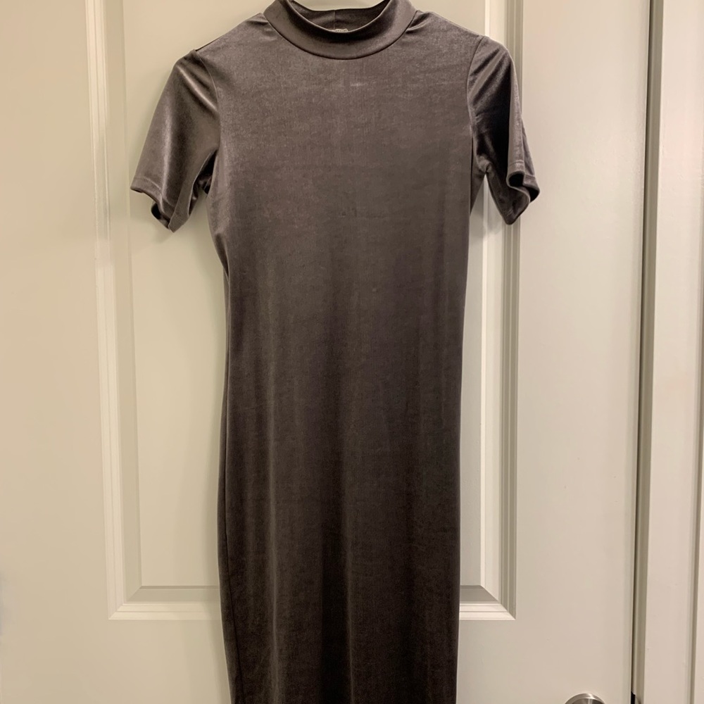 Mock turtleneck velvet grey midi dress